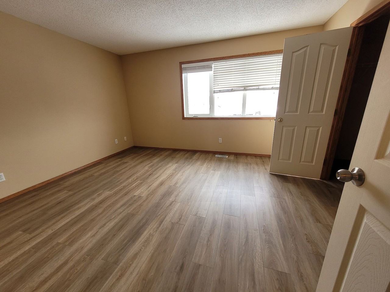 126 Evansmeade Cres Nw - Photo 6 of 21