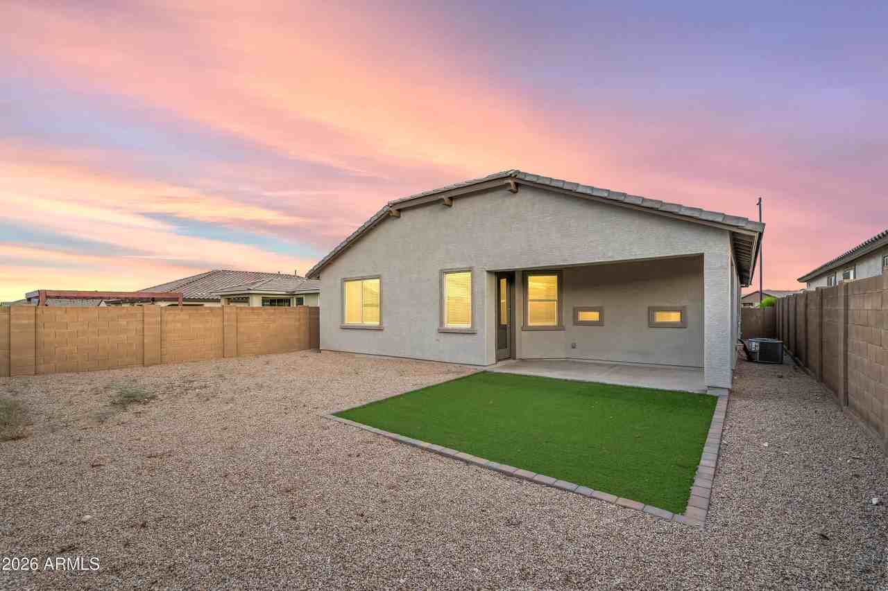 19568 W Rancho Dr - Photo 4 of 42