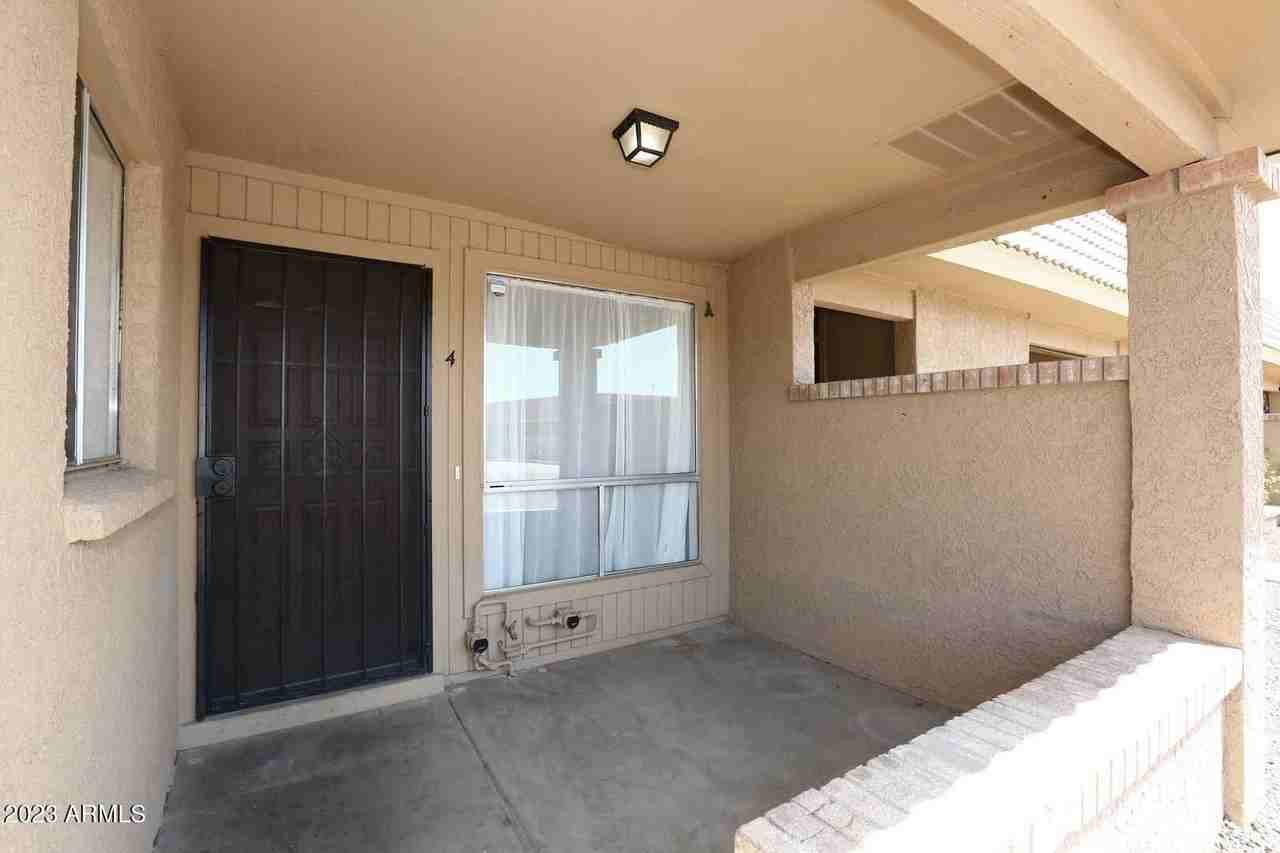 522 W Blackhawk Dr #4 - Photo 4 of 37