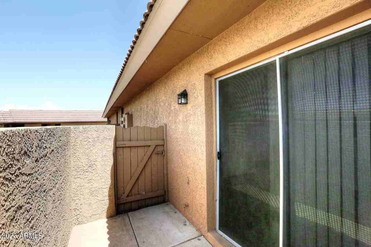 522 W Blackhawk Dr #4 - Photo 7 of 37