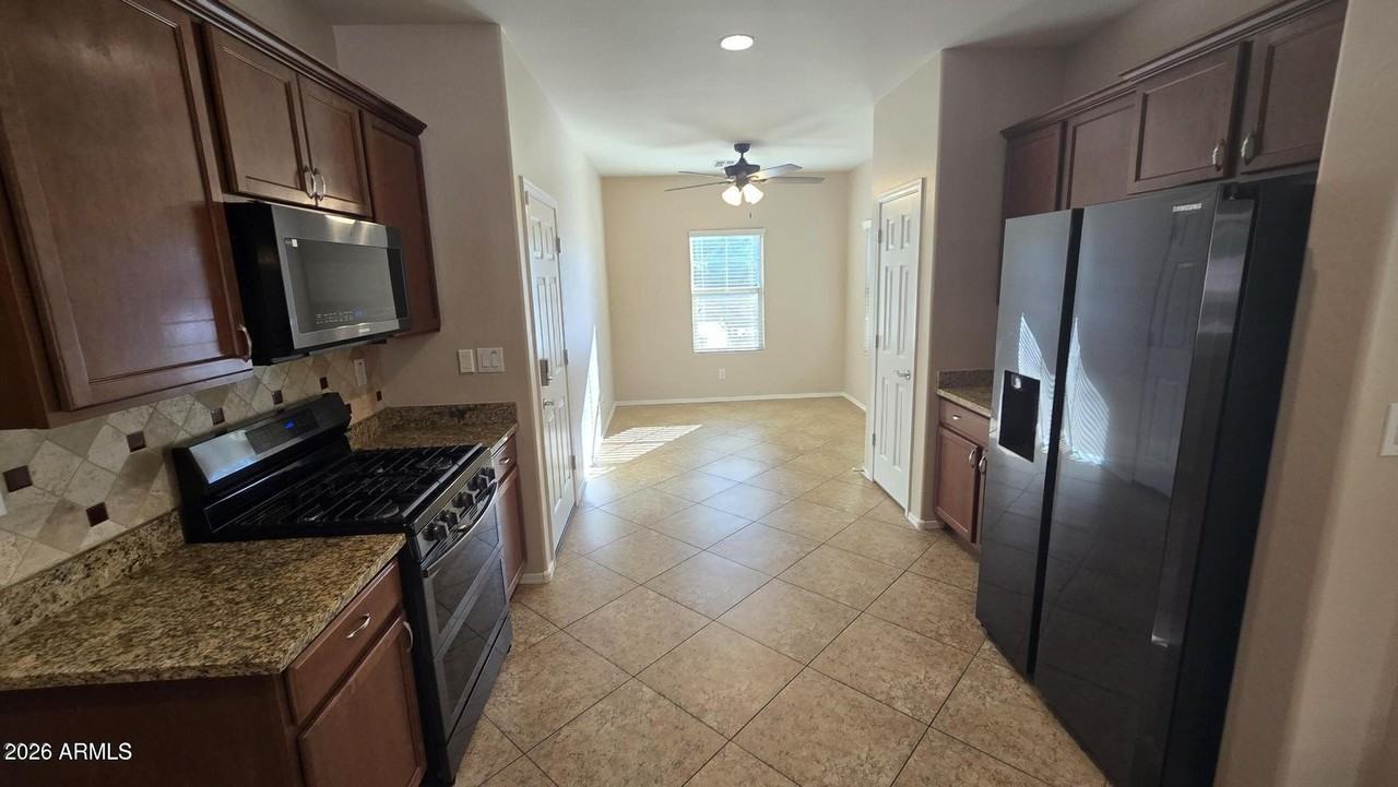 10826 W Avenida Del Rey - Photo 5 of 40