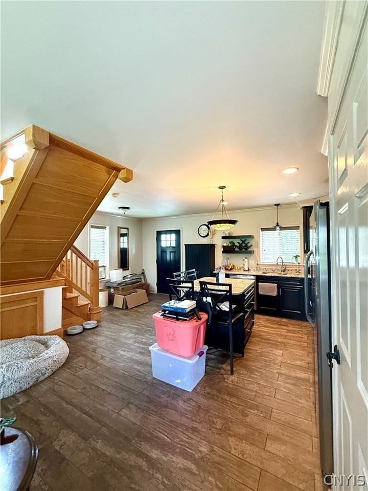 55 University Ave - Photo 6 of 21