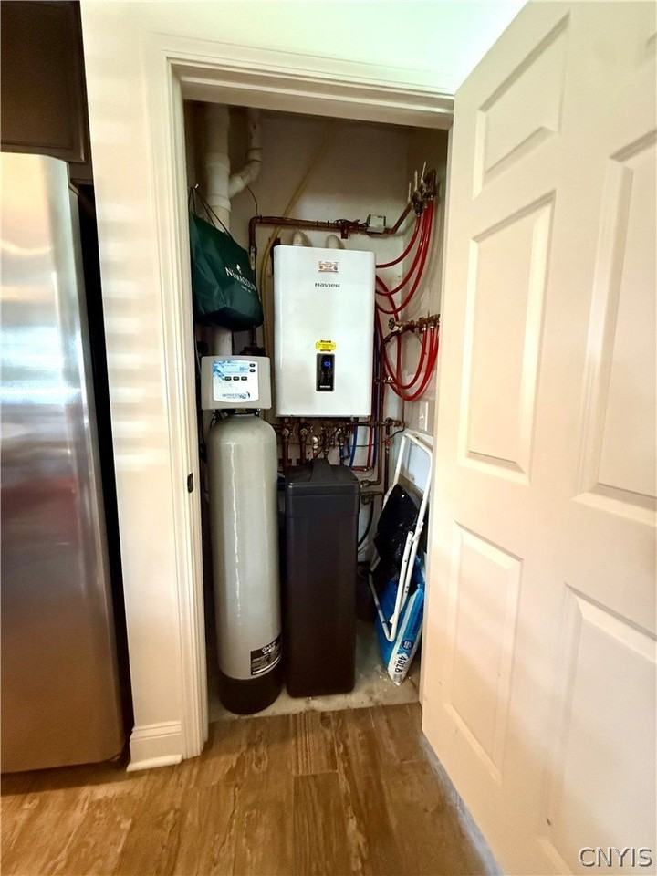 55 University Ave - Photo 7 of 21