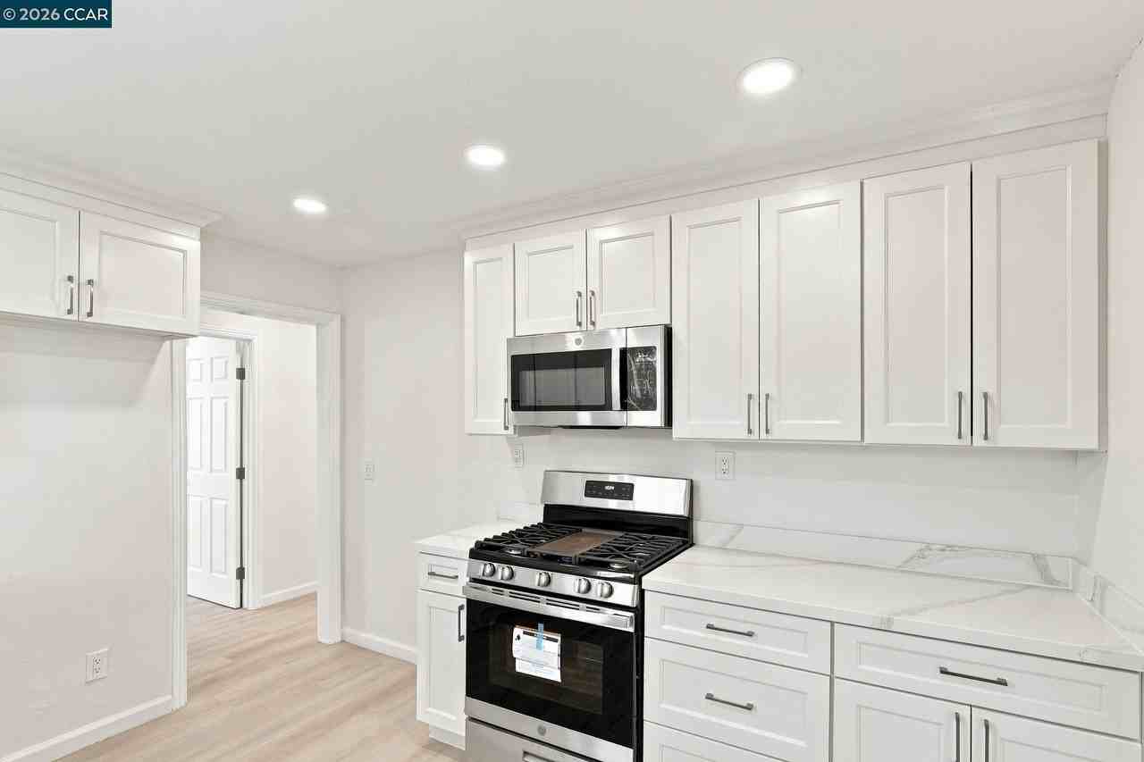53 Ramona St - Photo 4 of 17