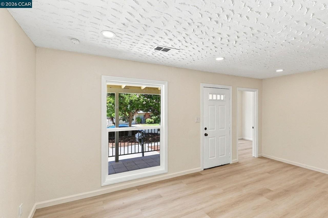 53 Ramona St - Photo 6 of 17