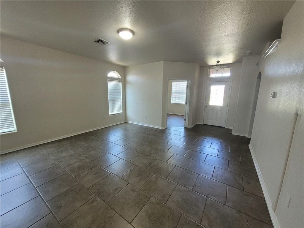 2029 Escalante Trl - Photo 6 of 18