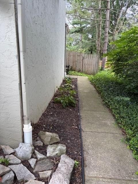 938 Bluffway Dr - Photo 2 of 40