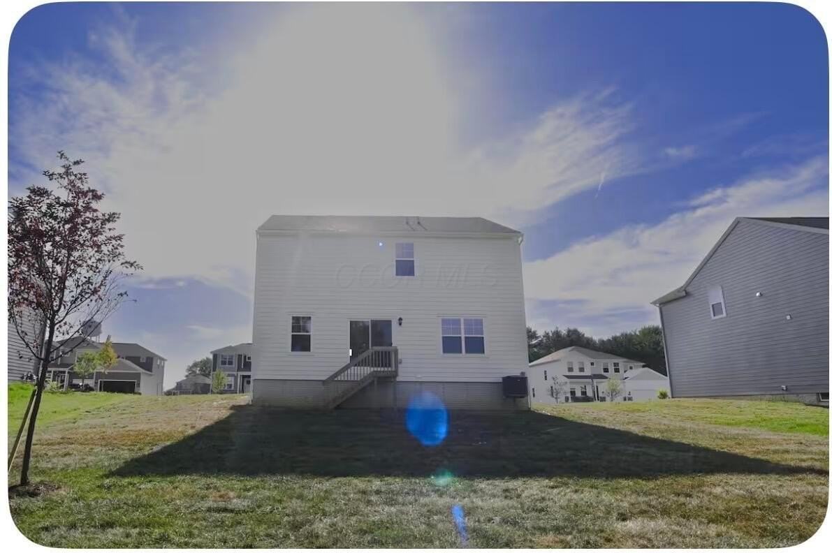 2731 Bellgrove Pl - Photo 3 of 16
