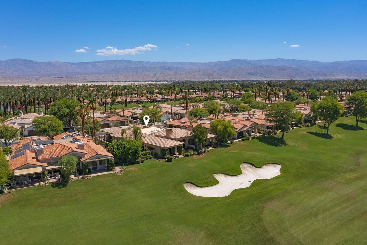 383 Desert Holly Dr - Photo 5 of 36