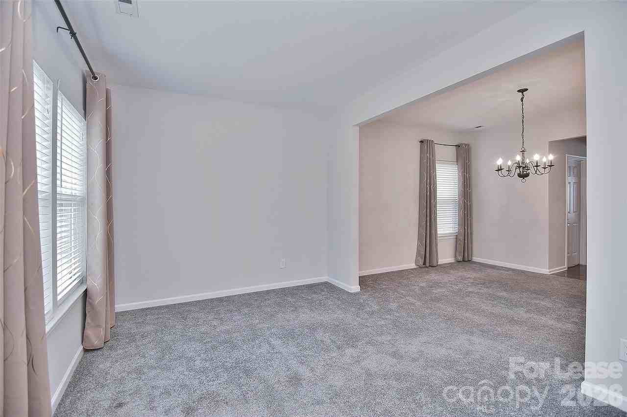 5115 Chapel Chase Ln - Photo 4 of 46