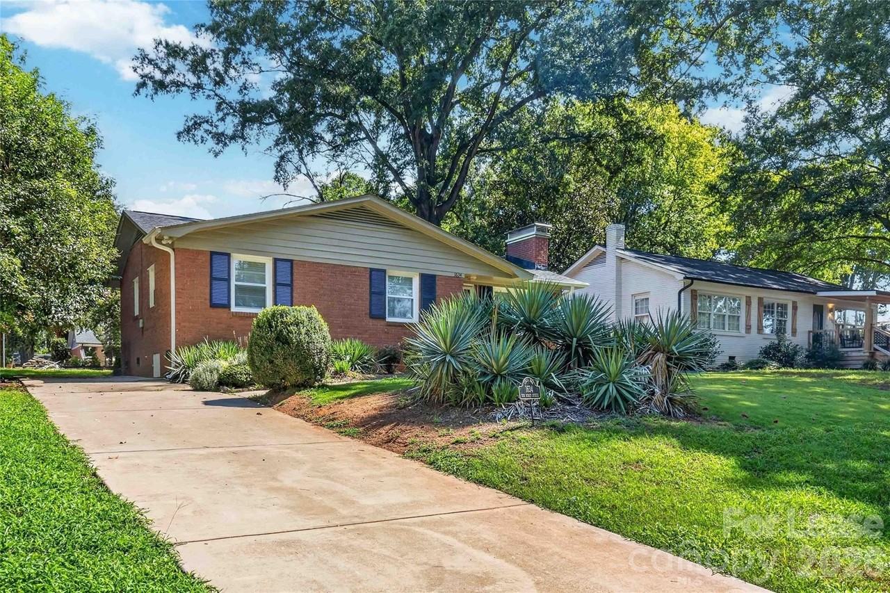 1634 Van Buren Ave - Photo 4 of 28