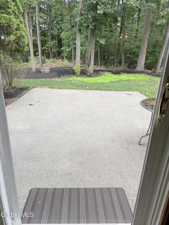 44 Thimbleberry Rd - Photo 3 of 27