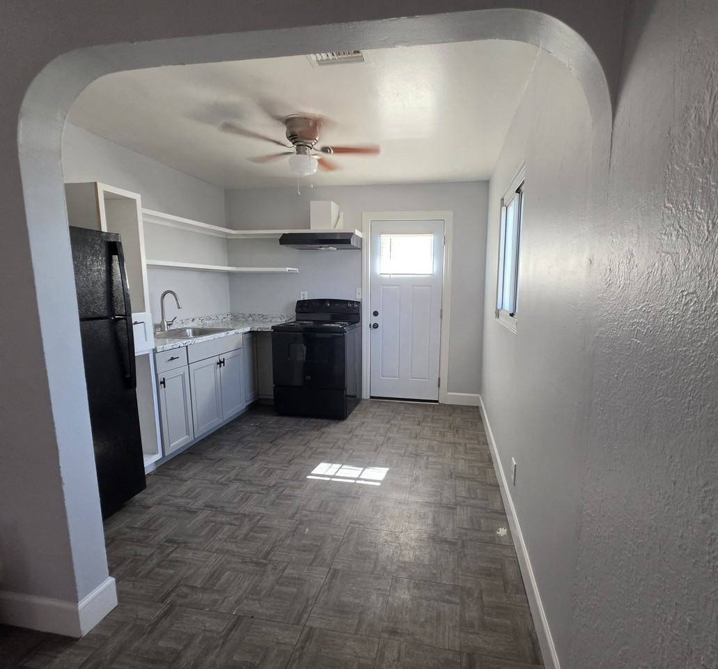 1019 South 4th Avenue #Front
