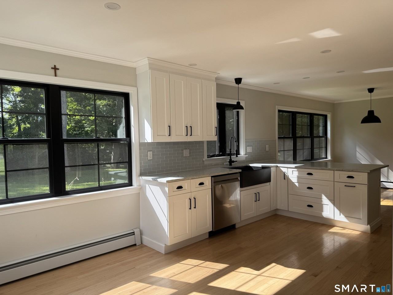 79 Meadow Wood Rd - Photo 3 of 19
