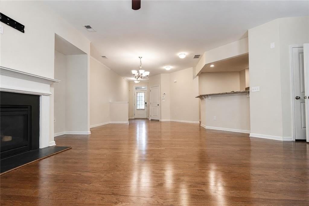 2132 Greencrest Cir - Photo 4 of 39