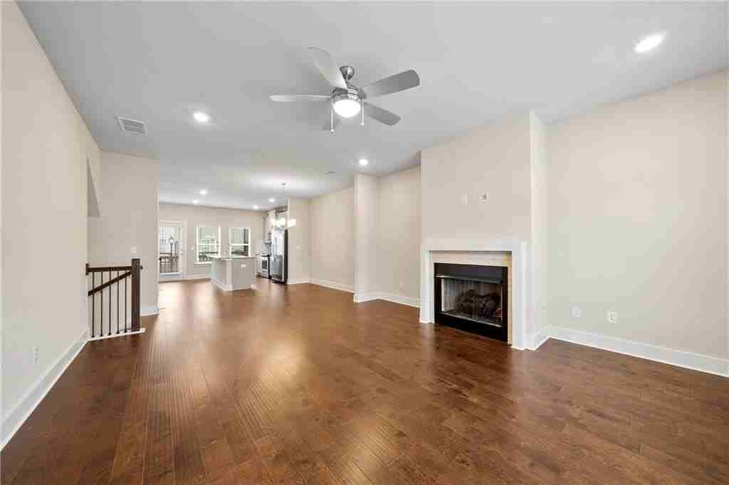 3761 Oxford Cir - Photo 3 of 23