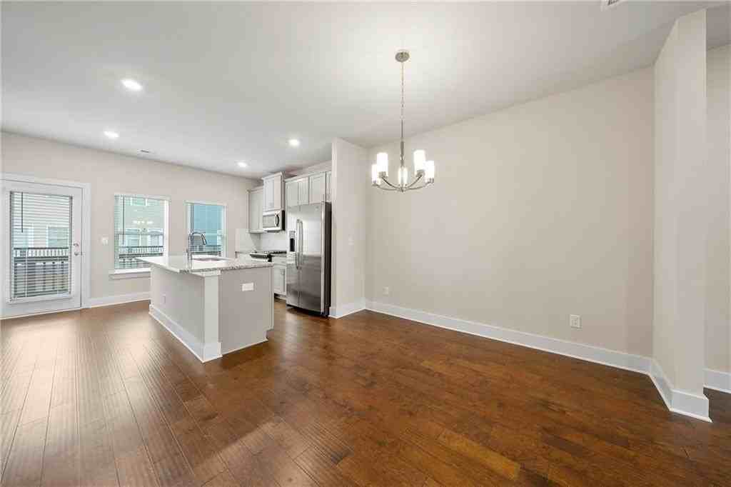 3761 Oxford Cir - Photo 4 of 23