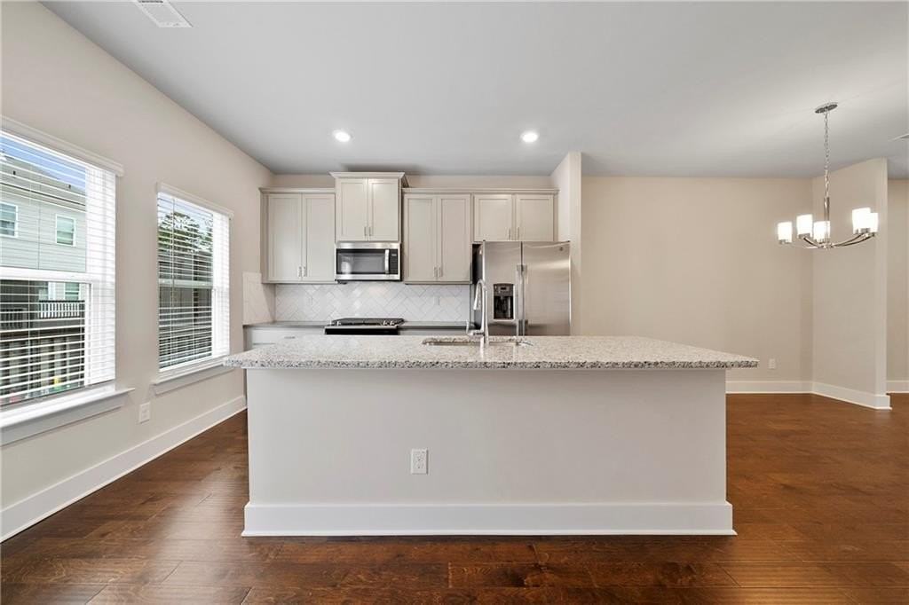 3761 Oxford Cir - Photo 6 of 23