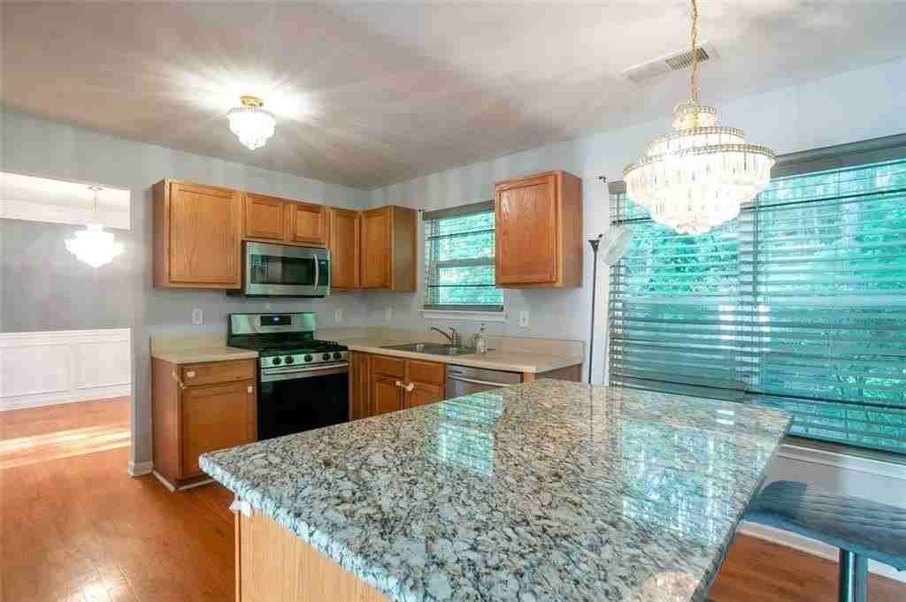 5064 Michael Jay St - Photo 7 of 25