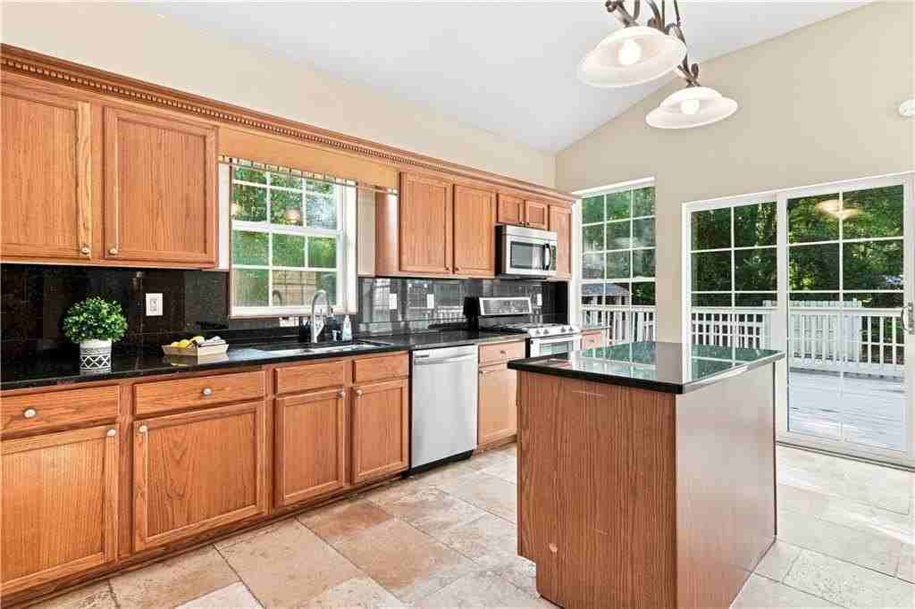 6776 Tilton Ln - Photo 6 of 30