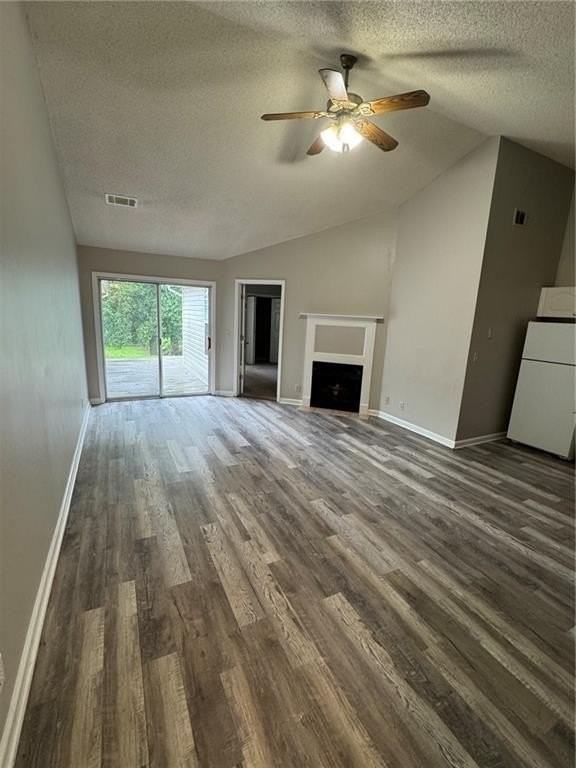 211 Mineral Springs Ct #B - Photo 2 of 8