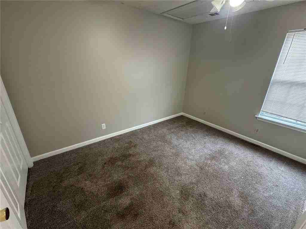 211 Mineral Springs Ct #B - Photo 4 of 8