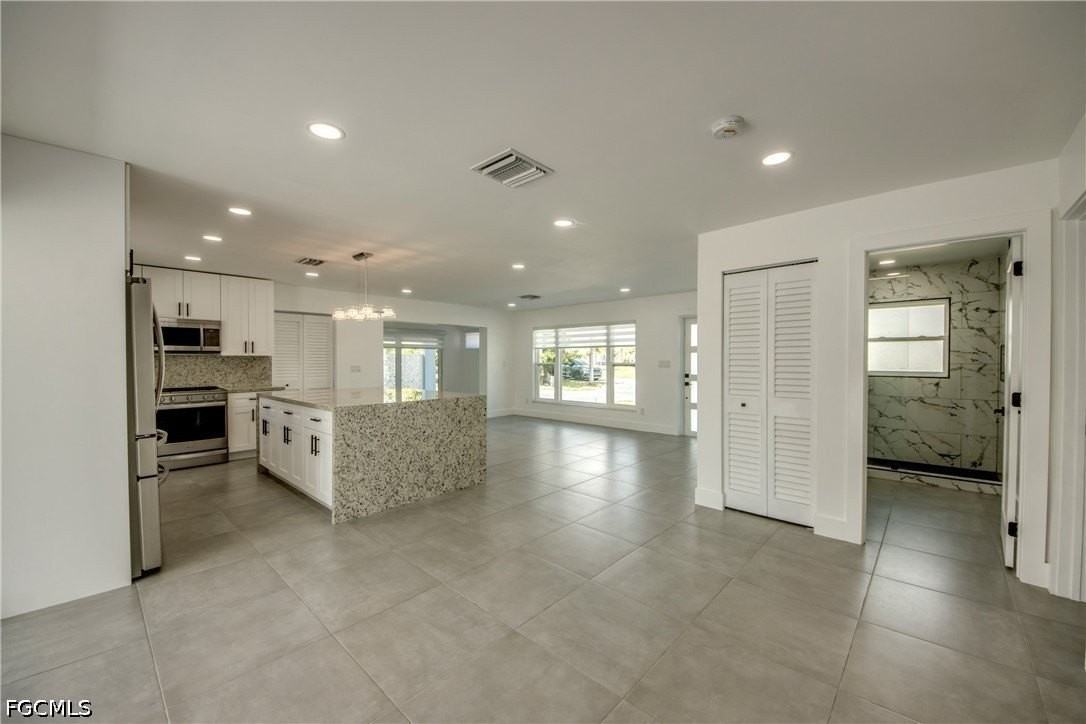 4312 S Pacific Cir - Photo 6 of 33