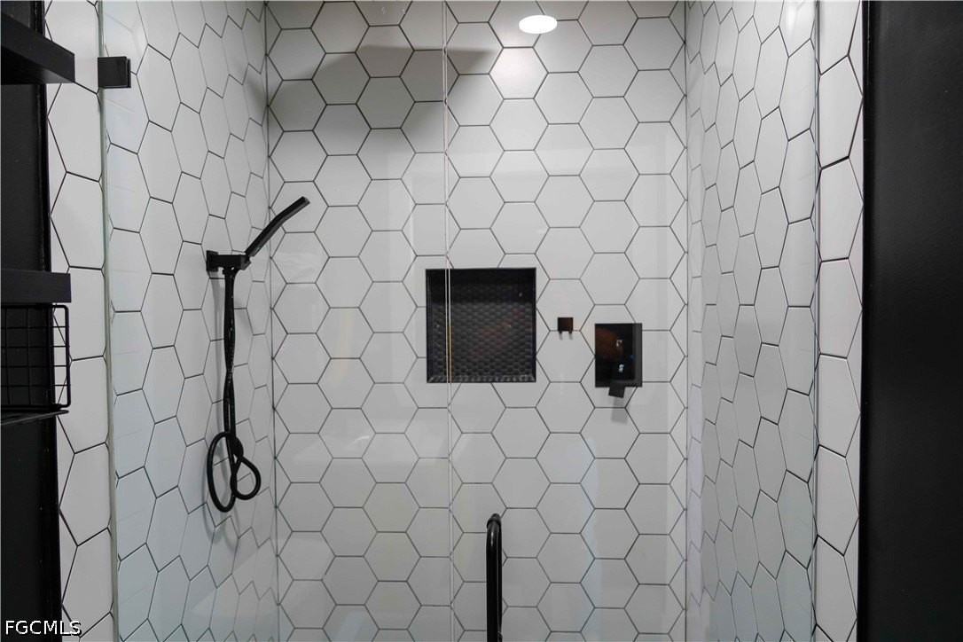 4842 Triton Ct W - Photo 4 of 22