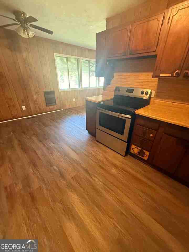 6646 Wolf River Ct - Photo 3 of 16