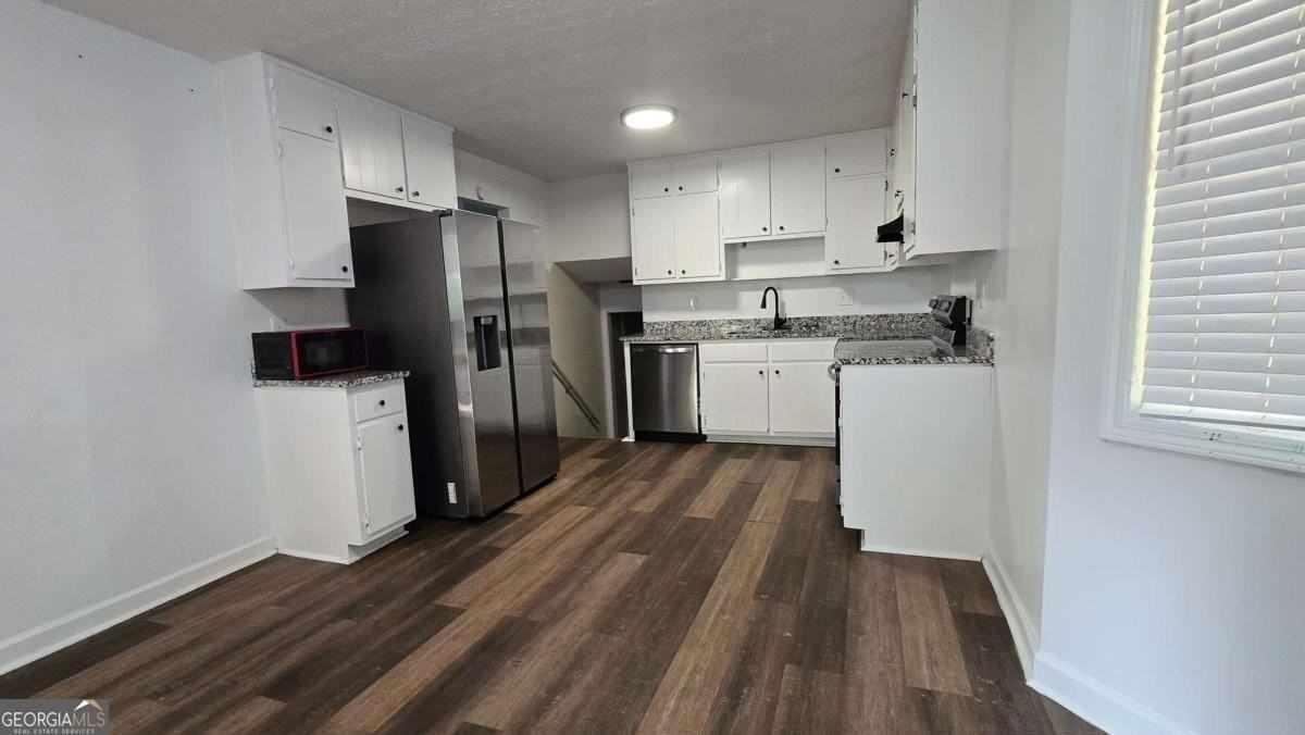 912 Curry Cir Se - Photo 4 of 12