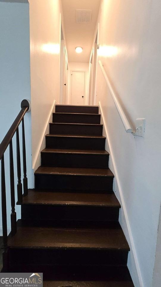 912 Curry Cir Se - Photo 6 of 12