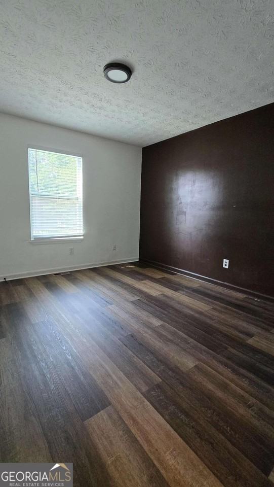 912 Curry Cir Se - Photo 7 of 12