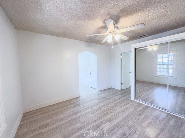 335 W Hillcrest Blvd - Photo 5 of 7