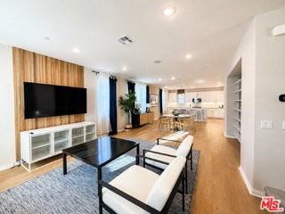 751 Daniel Freeman Cir - Photo 2 of 8