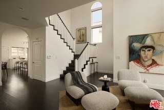 2955 Kelton Ave - Photo 3 of 8