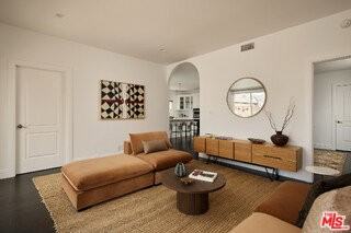 2955 Kelton Ave - Photo 6 of 8