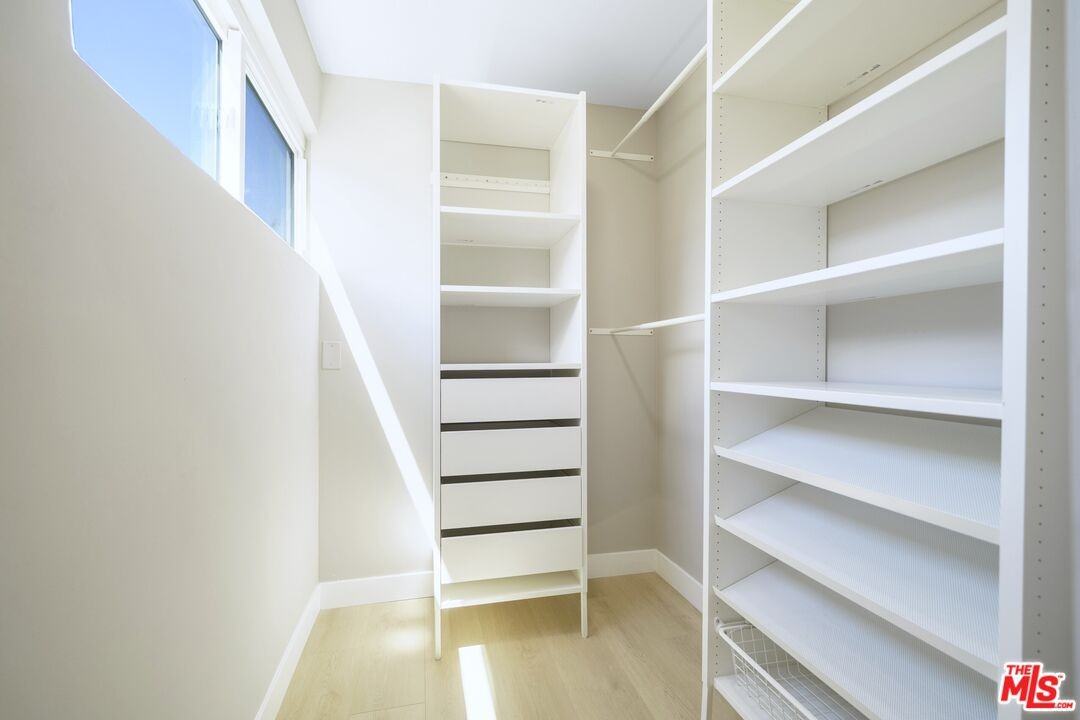 5628 Cleon Ave - Photo 4 of 8