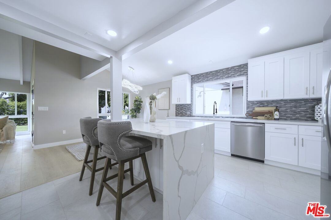 5628 Cleon Ave - Photo 5 of 8