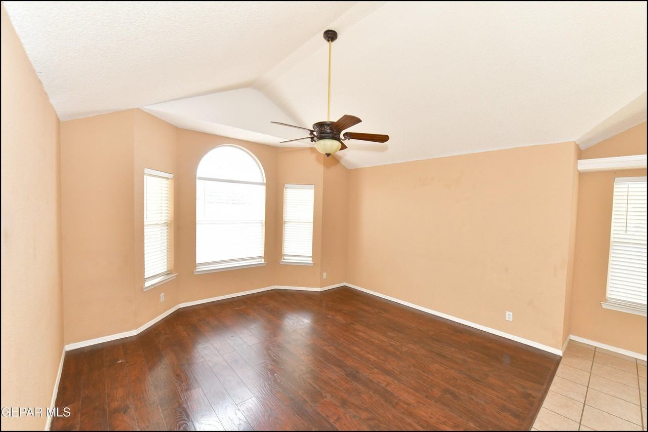 7737 Plaza Azul Rd - Photo 2 of 40