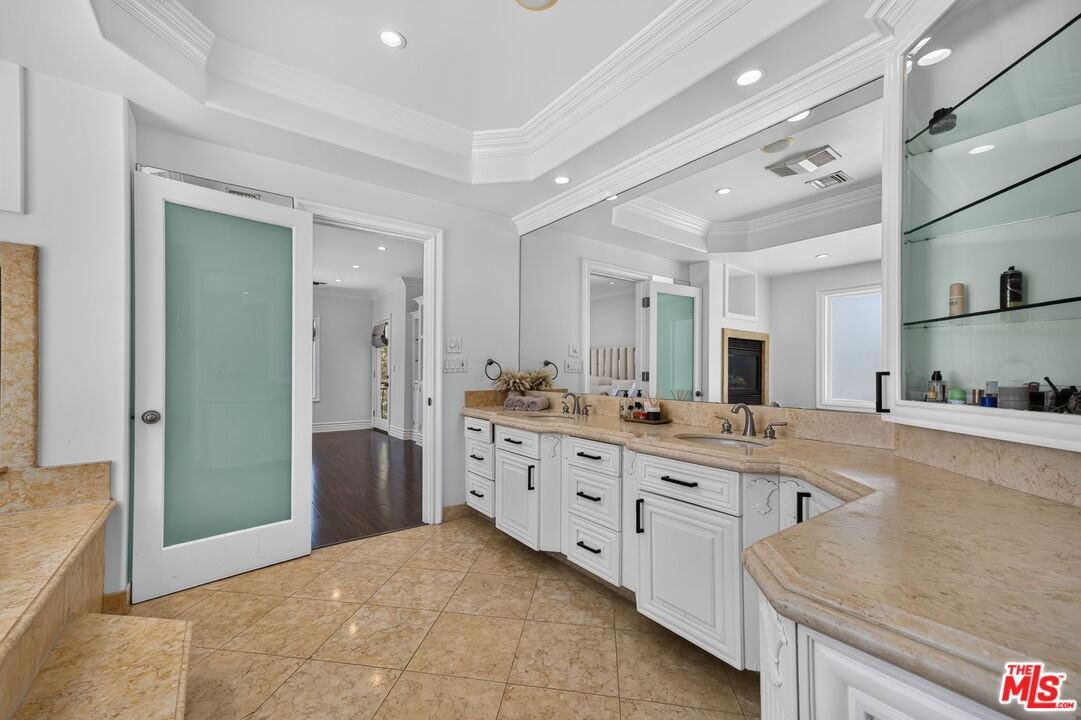 5230 Teesdale Ave - Photo 6 of 8