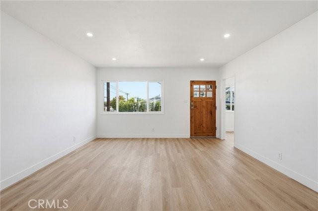 1700 Voorhees Ave - Photo 3 of 8