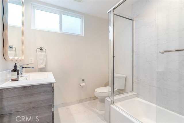 2707 Rockefeller Ln #B - Photo 2 of 6