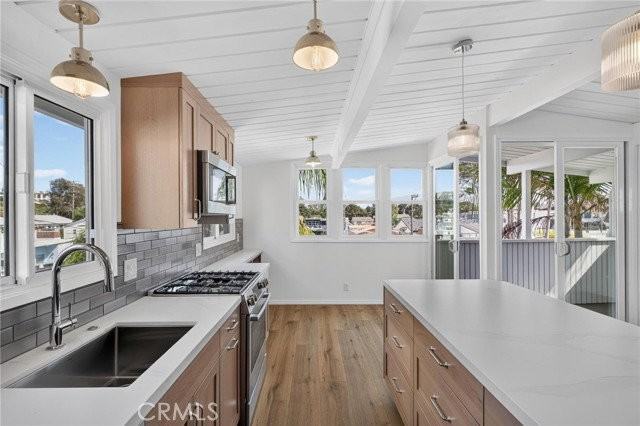 441 29th St - Photo 2 of 8