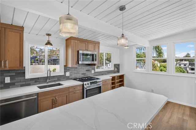 441 29th St - Photo 3 of 8