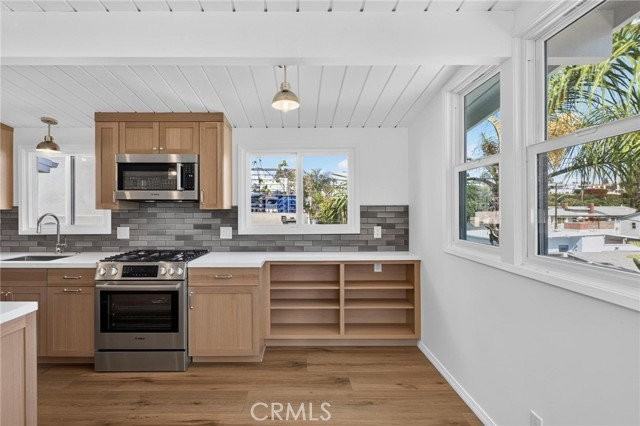 441 29th St - Photo 6 of 8
