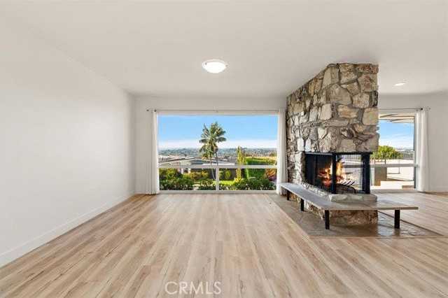 312 Avenida Atezada - Photo 4 of 8