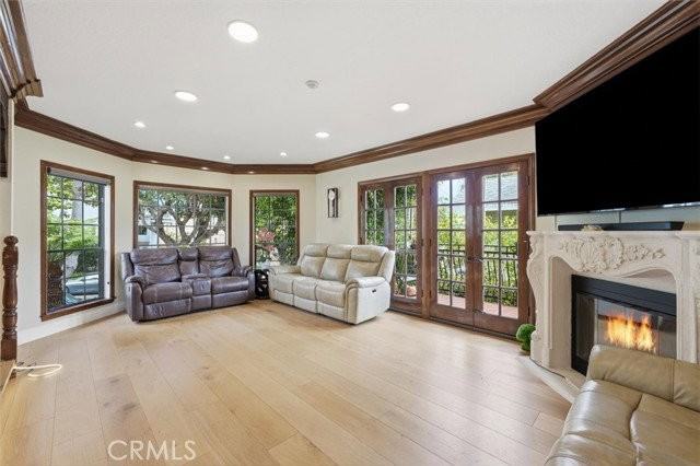 227 S Irena Ave - Photo 2 of 7