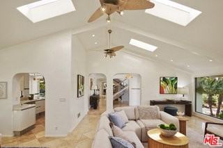 29417 Bluewater Rd - Photo 3 of 8