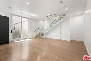 730 Indiana Ave - Photo 4 of 8