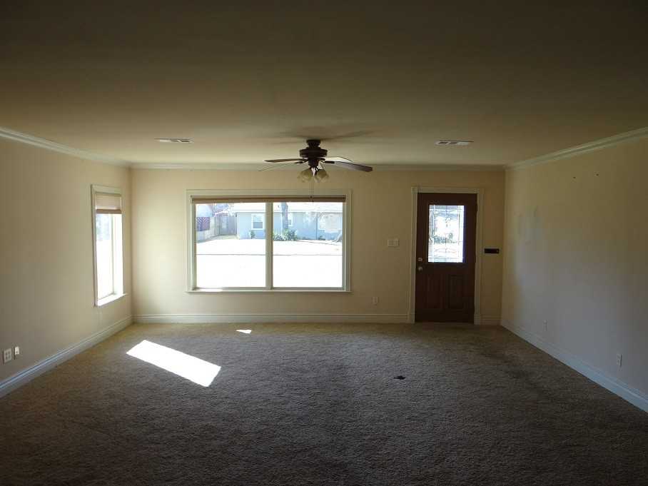 257 Berkshire Ln - Photo 3 of 9